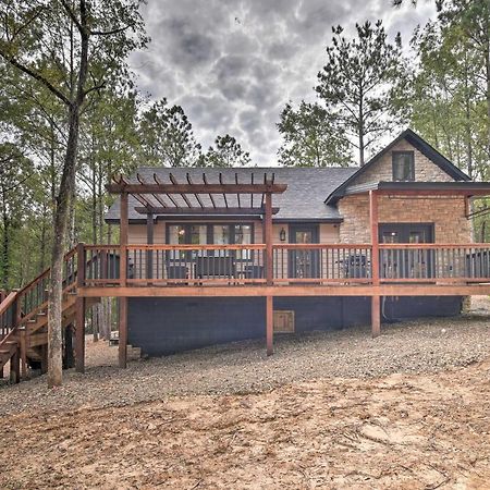 Modern Broken Bow Cabin Large Deck, Bbq And Pergola Exterior foto